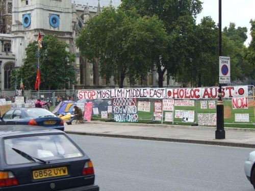 Londyn protestuje i przypomina