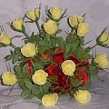 Tradycyjne już żółte róże... #bukiety #chrzest #dekoracje #DlaCiebie #ekologiczne #imieniny #kartki #kompozycje #komunia #kwiaty #KwiatyZBibułki #okolicznościowe #oryginalne #piękne #prezenty #ślub #święta #unikatowe #upominki #urodziny