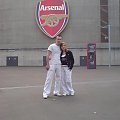 Z Tygrysem pod stadionem Arsenalu :)