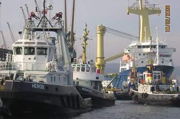 Port w Gdyni #statek #morze #port