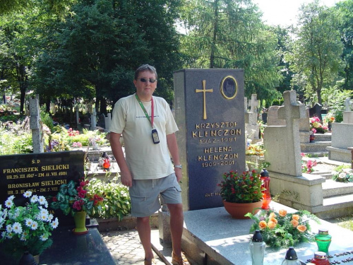 Tutaj w Szczytnie jest pochowany Krzysztof Klenczon:The tumb of Krzysztof Klenczon