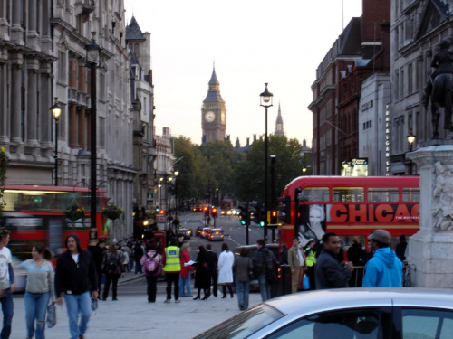 Londyn, widok na Big Bena. Udało się złapać piętrowy autobus. #Londyn #TrafalgarSquare #BigBen #autobus