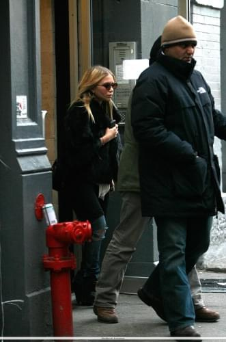 MK and Ash spotted together in NYC-paparazzi luty 2008