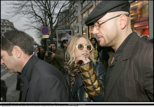 MK and Ash shopping in Paris-paparazzi luty 2008