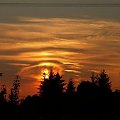 #niebo #słońce #zachód_słońca #drzewa #wieczór #Wólka_Mieczysławska #oko #chmury