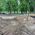 Cały park przypominał plac budowy z zakrojonymi szeroko pracami ziemnymi. Zwały ziemi sięgały 3 m wysokości. #park