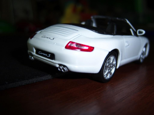 Porsche Carrera S 1:43 Schuco