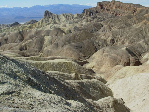 skały usytuowane w Dolinie Śmierci