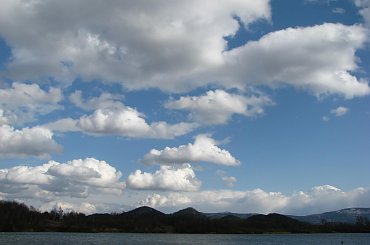 karkonosze nad wodą #przyroda #natura #krajobraz #NadWodą #jezioro #woda #widok #góry #karkonosze #JeleniaGóra #wojanów #niebo #chmury #DolnyŚląsk