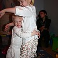 Impreza dla znajomych i dzieci:) Tak siostry sie kochają:)