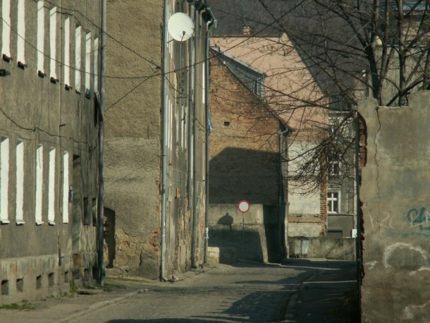 Wałbrzych. Prawie ruiny budynków w centrum miasta