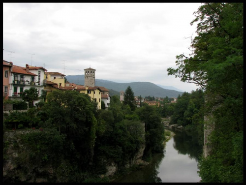 Cividale, Włochy. Widok z mostu. #Cividale #rzeka #pejzaż