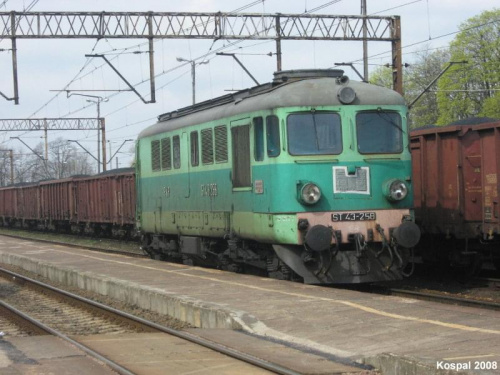 19.04.2008 (Czerwieńsk) ST43-258 (ZT Czerwieńsk) manewruje po stacji.