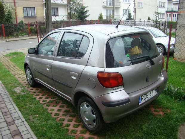 Toyota Yaris 1,3 benzyna 90KM 2003 pażdziernik