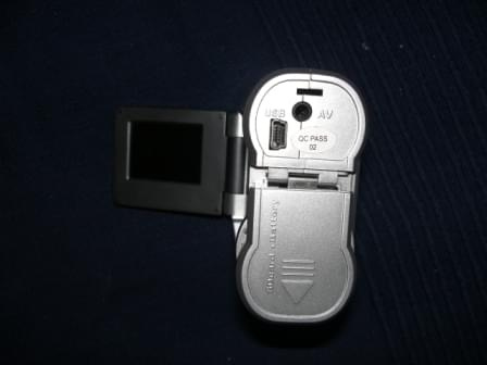 Mini kamera - cyfrowa
dwa paluszki, aparat , komplet kabli łączących,dobry mikrofon...