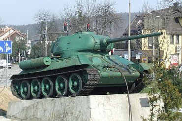 Wobec przytłaczających nowinek jako, że mają Czołg T34 przy obwodnicy Wejherowa -PRZENIEŚĆ W INNE MIEJSCE postanowiłem zrobić kilka pamiątkowych fot . #Wejherowo #czołg #obwodnica