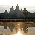 Angkor Wat wraz z lustrzanym odbiciem - wcześnie rano