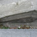 fragment portalu Synagogi ktora stala na Cmentarzu #Cmentarz