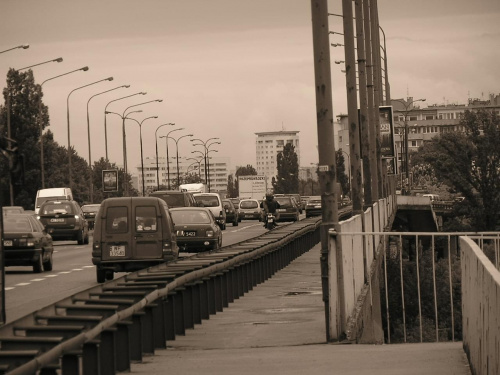 Mostem przez Wisłę #Wisła #mostem #PrzeprawaMostem #TrasaŁazienkowska #samochody #auta