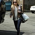 Ashley leaving the Neil George Hair Salon-paparazzi kwiecień 2008