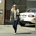 Ashley leaving the Neil George Hair Salon-paparazzi kwiecień 2008