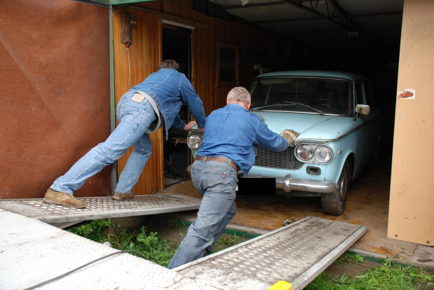 #samochód #auto #pojazd #oldtimer #fiat #Fiat1300