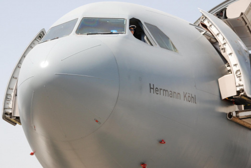 1025, Airbus A310-304, "Hermann Kohl"