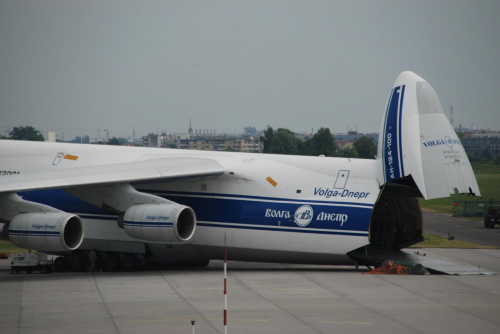 RA-82081, An-124-100 Rusłan