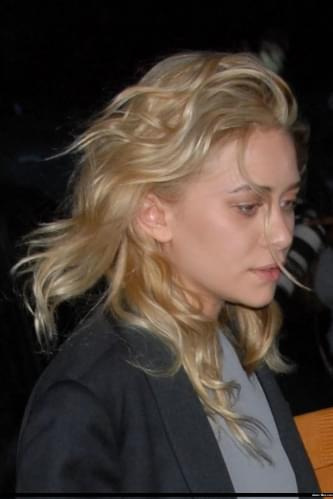 Ashley leaving CFDA event-paparazzi maj 2008