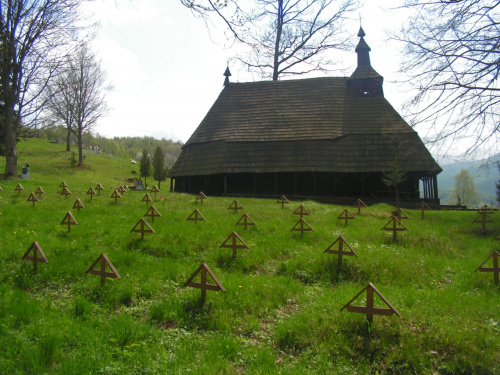 cerkwa #drewno #cerkiew #cerkiewka #słowacja #las #krzyży #krzyże #krzyż #ludowa #ludowy #sztuka #arcydzieło #ciesiołka #mały #duchowy #wojna #światowa #kwatera #kwatery