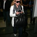 Ashley at LAX-paparazzi maj 2008