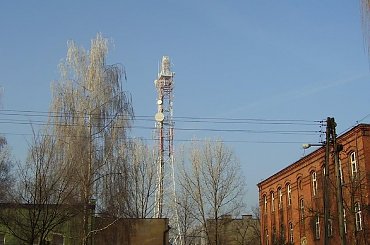 Tomaszów Mazowiecki - maszt telewizyjny przy ul.Moscickiego-nadaje stąd TVP1 oraz wszystkie sieci GSM #maszt #przekaźnik #TomaszówMazowiecki #GSM