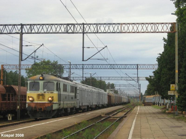 12.07.2008 (Czerwieńsk) ST43-386 z pociągiem towarowym rel. Czerwieńsk - Żary, rusza z stacji początkowej. #ST43 #rumun #kolej #PKP #towarowy
