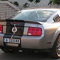 Shelby GT 500 na parkingu w Bułgarii