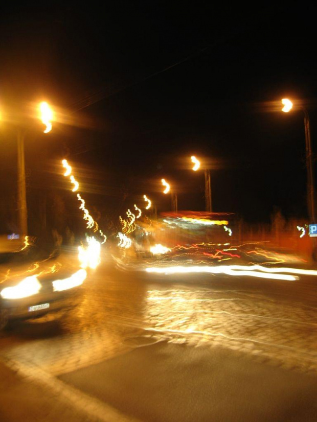 Droga w okolicach mostu Zwierzynieckiego #miasto #ruch #samochód #noc #wrocław #droga