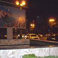 Prezydent Aliyev jest wszędzie - tu na billboardzie ojciec narodu czuwa nad miastem