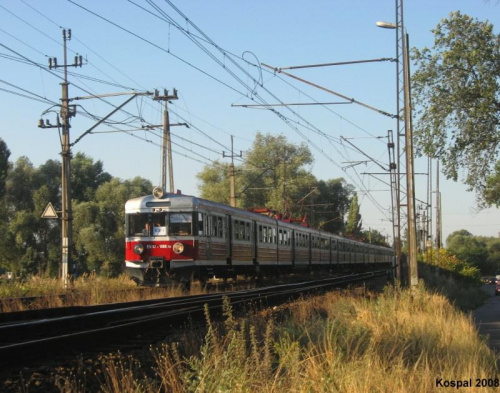 31.07.2008 EN57-1080 wraz z innymi dwoma EN57 wjeżdża do Kostrzyna jako pociąg specjalny rel. Rzeszów - Kostrzyn.