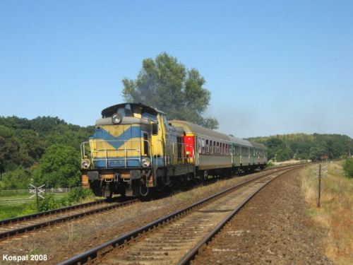 31.07.2008 (Dąbroszyn) SU42-532 zbliża się do Dąbroszyna z pociągiem osobowym rel. Gorzów Wlkp - Kostrzyn.