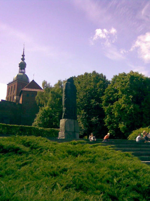 Frombork - pomnik Mikołaja Kopernika