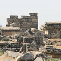 Hierapolis, Nekropola północna - chorzy tak licznie przybywający do leczniczych źródeł Pamukkale nie zawsze wracali do domów po odbytej kuracji... Jeden z największych cmentarzy Anatolii