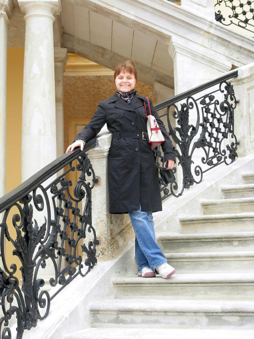 A to ja na schodach wiodących do pałacu Schonbrunn