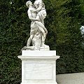 Statua w ogrodzie Pałacu Schonbrunn