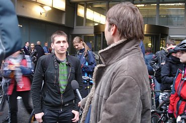 . #ZłoteTarasy #EuropejskiDzieńBezSamochodu #MasaKrytyczna #akcja #InvisiblePedal #Warszawa