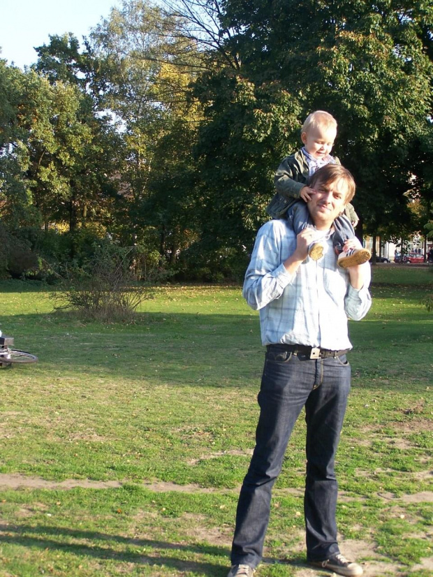 z tatusiem w parku Tiergarten