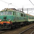 19.10.2008 EP07-434 stoi i czeka z wagonem Bd na przyjazd pociągu Moskwa Exspres.