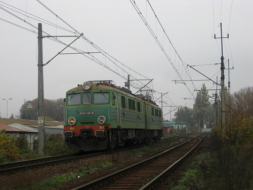 25.10.2008 ET41-138 z 2 połamanymi pantografami zjeżdża po zerwaniu sieci w okolicy Rzepina do macierzystej szopy Czerwieńsk na naprawę.