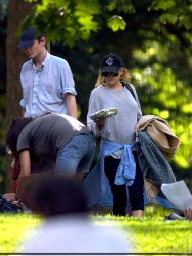 MK and Ash throw birthday party picnic for a friend in NYC-paparazzi czerwiec 2008