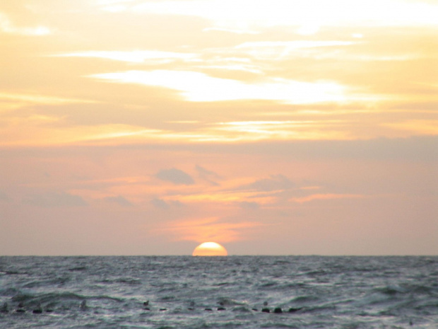 Zachód słońca i morze. #morze