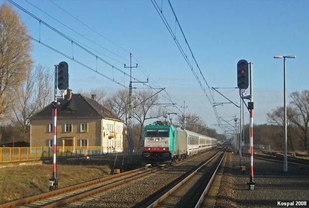 23.12.2008 Kunowice E186 125 zbiża sie do p.o w Kunowicach prowadząc pociąg EC 46 rel. Warszawa Wsch - Berlin hbf.