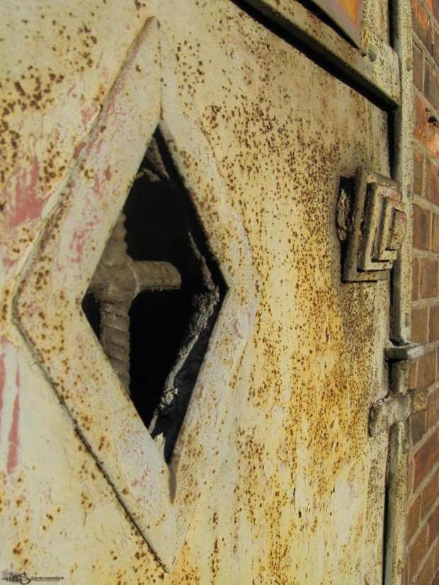 #drzwi #StaryBudynek #OpuszczonyBudynek